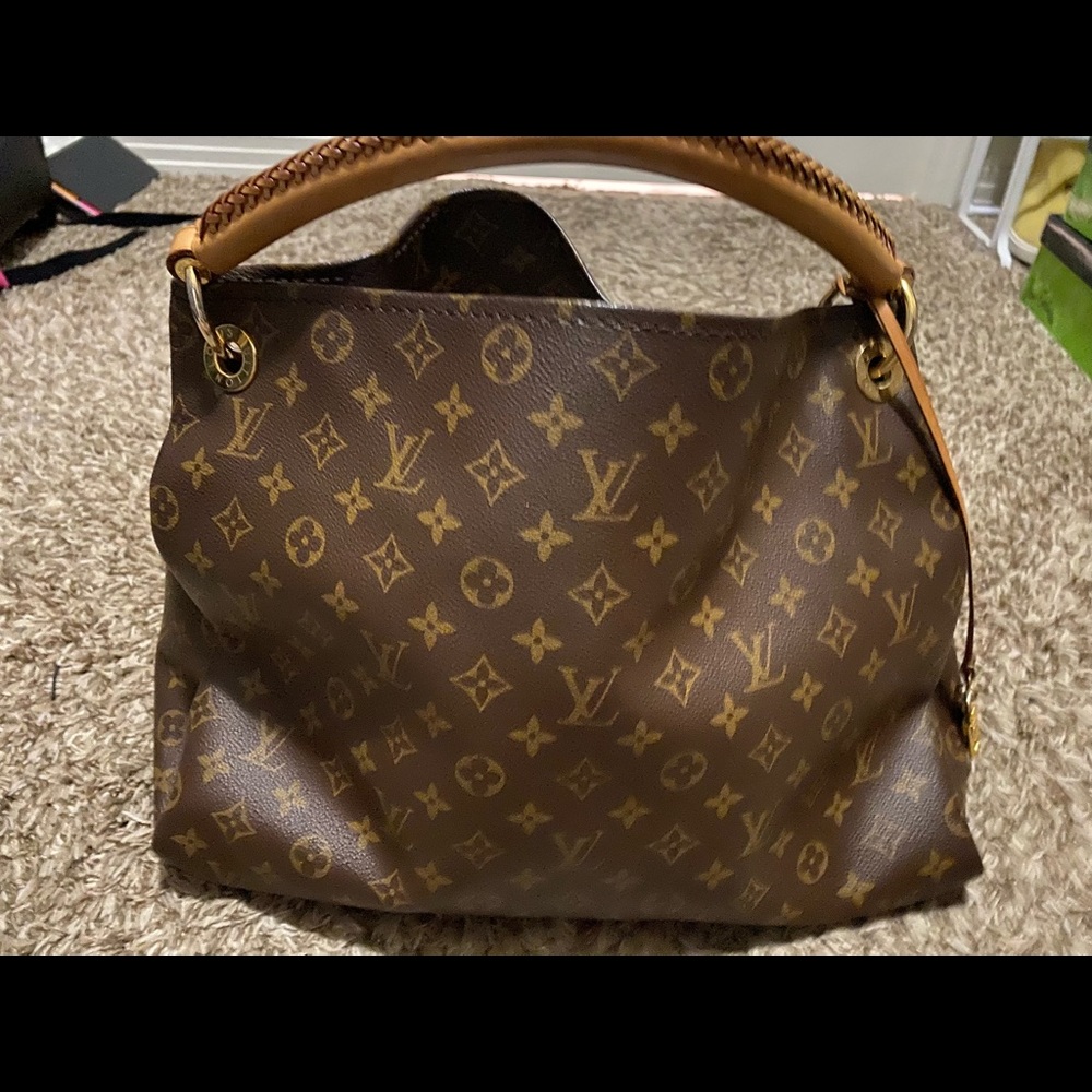 Louis Vuitton Artsy Classic Handbag